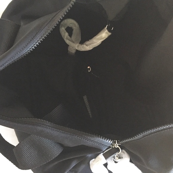 FINAL PRICE! ❤️ REBECCA MINKOFF NYLON DUFFLE TOTE - Picture 8 of 8